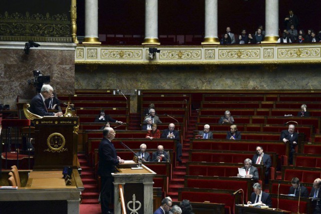 L’Assemblée nationale française adopte la prolongation de l’état d’urgence - ảnh 1